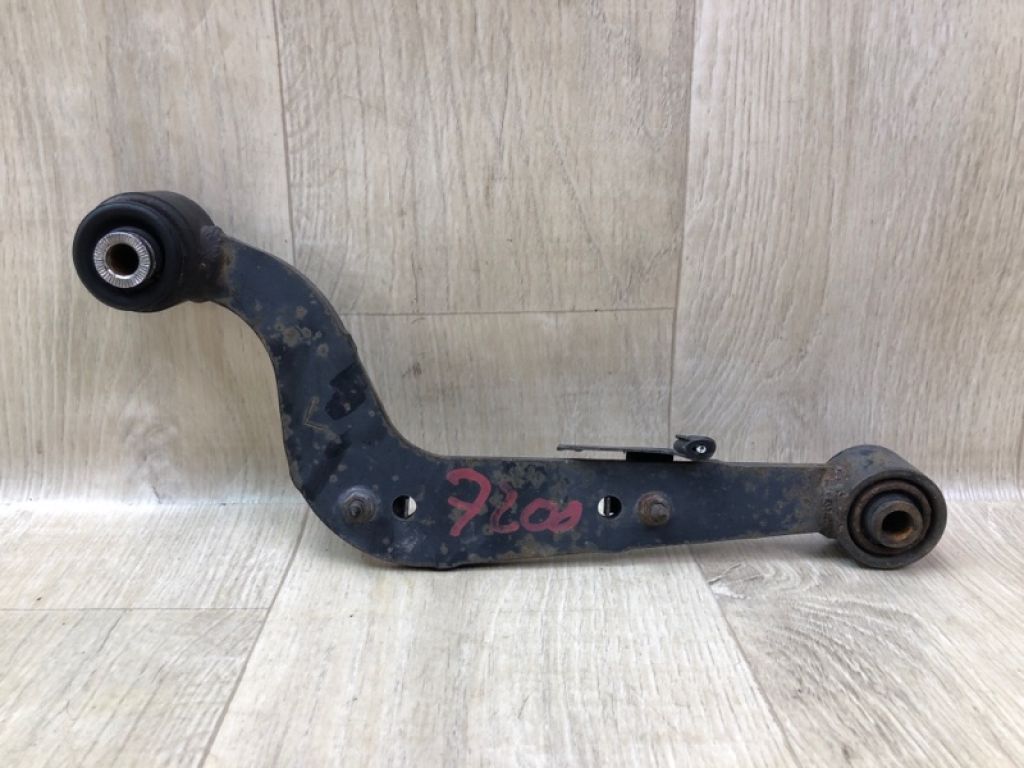 48790-42020 | Рычаг задней подвески поперечный верхний левый TOYOTA RAV4 05-12