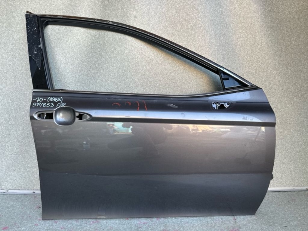 6700106280 | Двері передні праві TOYOTA CAMRY 70 17-