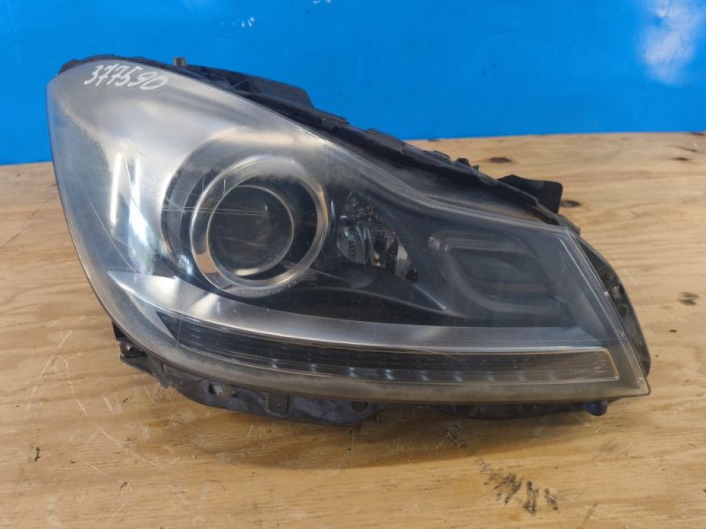 A2048204839 | Фара правая MERCEDES C-CLASS W204 07-14