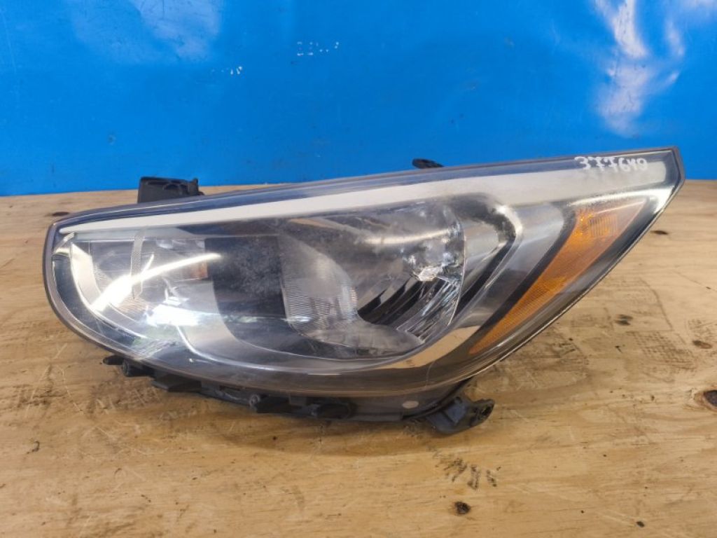 92101-1R710 | Фара ліва HYUNDAI ACCENT RB 10-