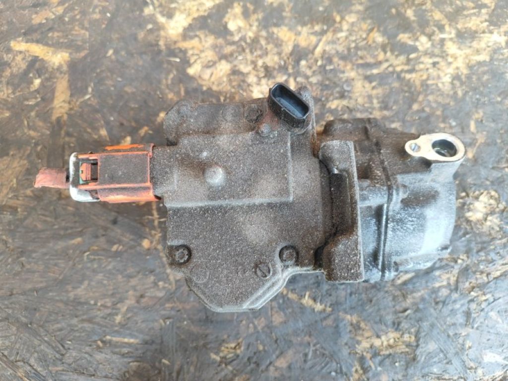 88370-47060 | Компресор кондиціонера TOYOTA PRIUS - 30 09-17 - Фото 2