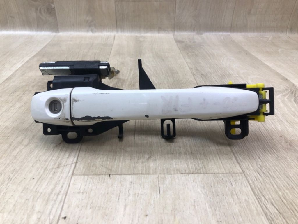 69211-74020-A0 | Ручка двері зовнішня передня права TOYOTA PRIUS PLUS 11-14