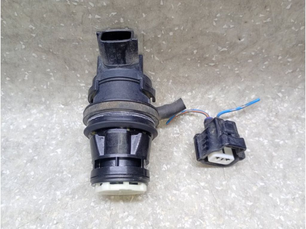 85340AE010 | Насос омивача скла передній TOYOTA SIENNA 11-16