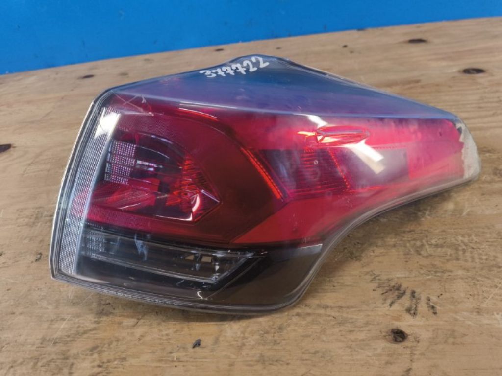 8155142210 | Ліхтар зовнішній правий TOYOTA RAV4 13-19