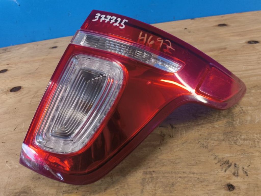 BB5Z-13404-C | Ліхтар зовнішній правий FORD EXPLORER 10-20
