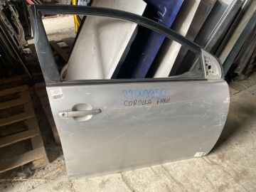 Двері передні праві TOYOTA COROLLA 150 06-13