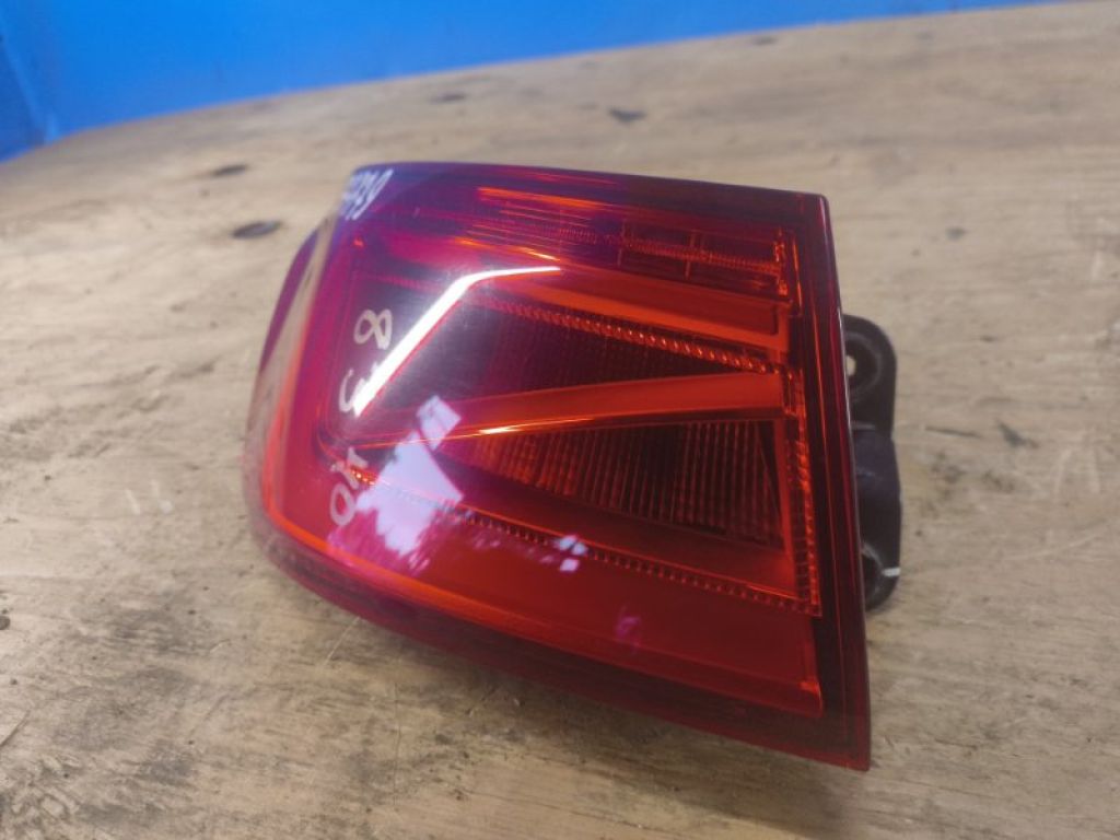 8V5 945 095 C | Фонарь наружный левый AUDI A3 (8V) 12–17 - Фото 2