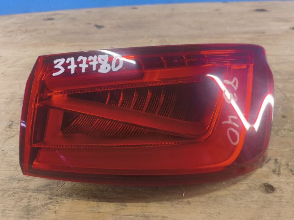 8V5 945 096 C | Фонарь наружный правый AUDI A3 (8V) 12–17