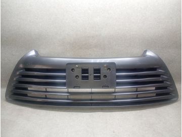 Решітка переднього бампера TOYOTA CAMRY 55 14-17