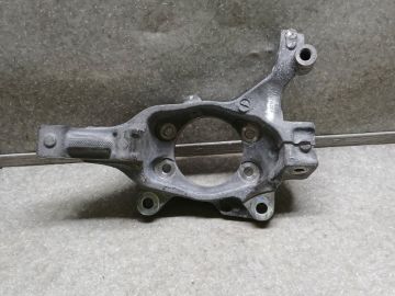 Кулак поворотний правий NISSAN ALTIMA L33 12-18