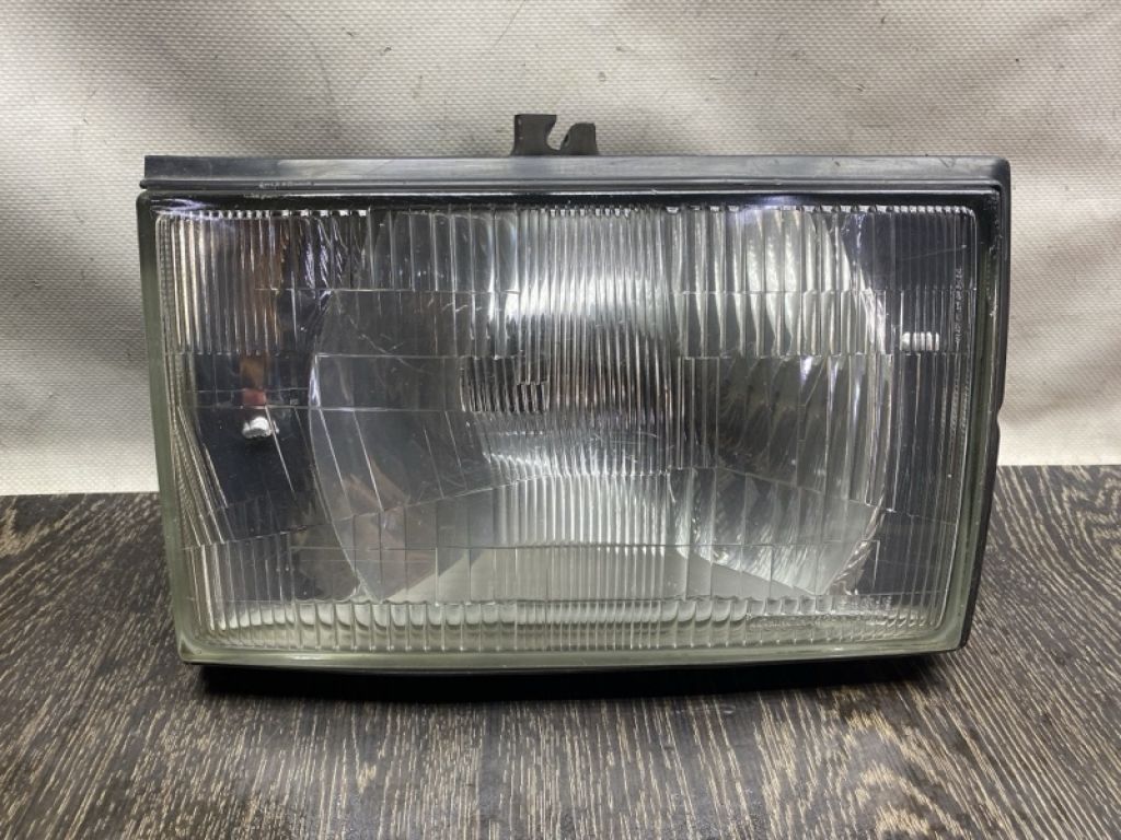 89431-46253 | Фара передня права HONDA PASSPORT 93-02