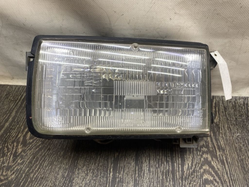 89431-46262 | Фара передняя левая HONDA PASSPORT 93-02
