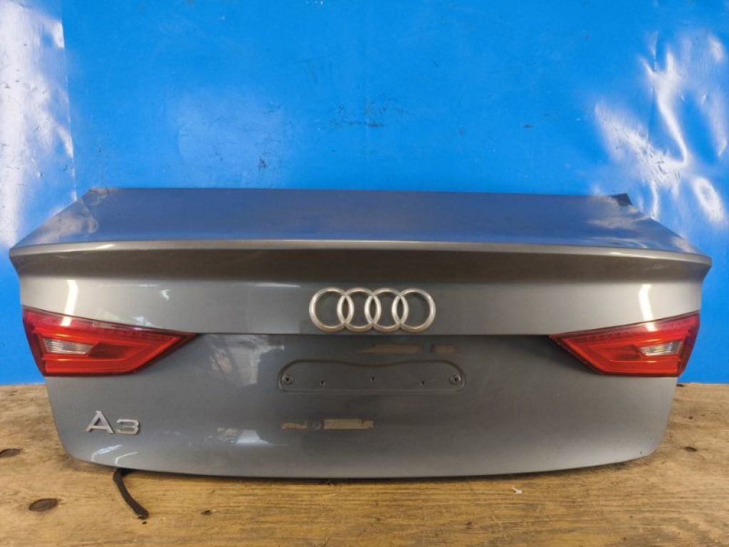 8V5 827 025 F | Крышка багажника AUDI A3 (8V) 12–17