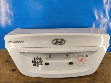 Кришка багажника HYUNDAI ACCENT RB 10-
