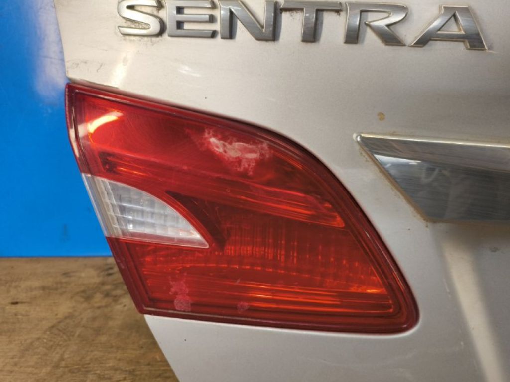 H43003SGMA | Кришка багажника NISSAN SENTRA (B16) 06–12 - Фото 8