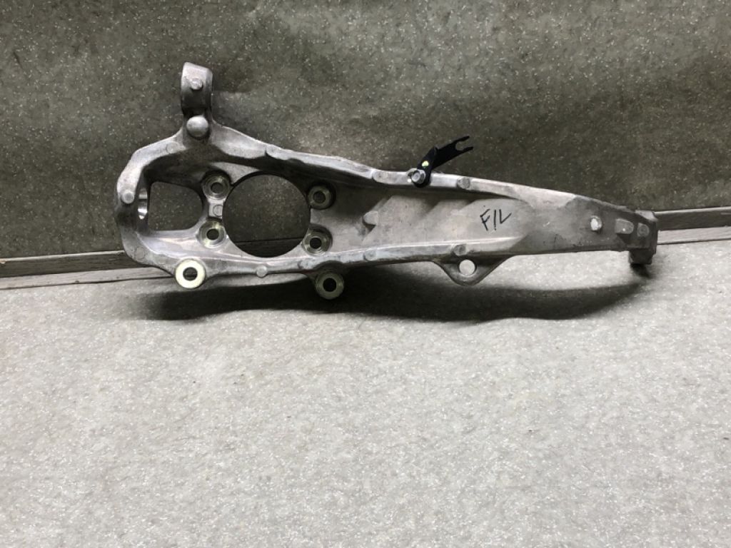 40015EG000 | Кулак поворотний передній лівий INFINITI M25/M37/M56/Q70/M35H 10-16
