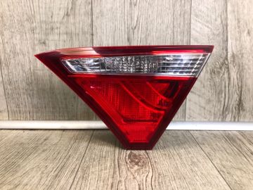 Ліхтар внутрішній правий TOYOTA CAMRY 55 14-17