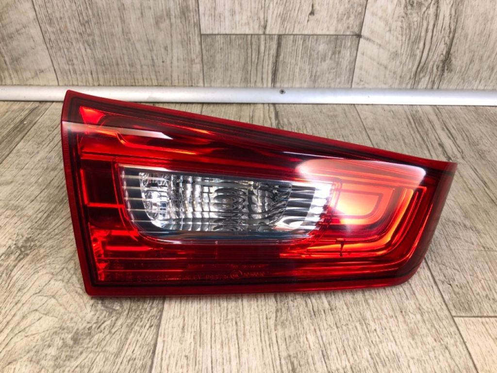 8336A087 | Ліхтар внутрішній лівий MITSUBISHI ASX / OUTLANDER SPORT 10-21