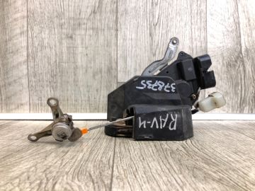 Замок кришки багажника TOYOTA RAV4 00-05
