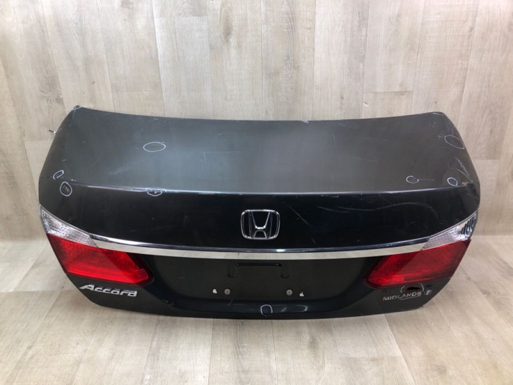 68500-T2A-A90ZZ | Кришка багажника HONDA ACCORD CR 13-18