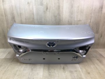 Кришка багажника TOYOTA CAMRY 55 14-17