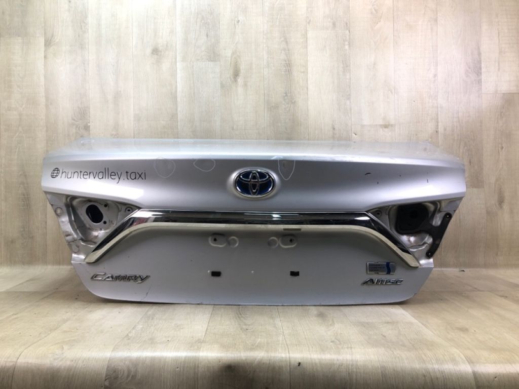 64401-06A40 | Кришка багажника TOYOTA CAMRY 55 14-17 - Фото 2