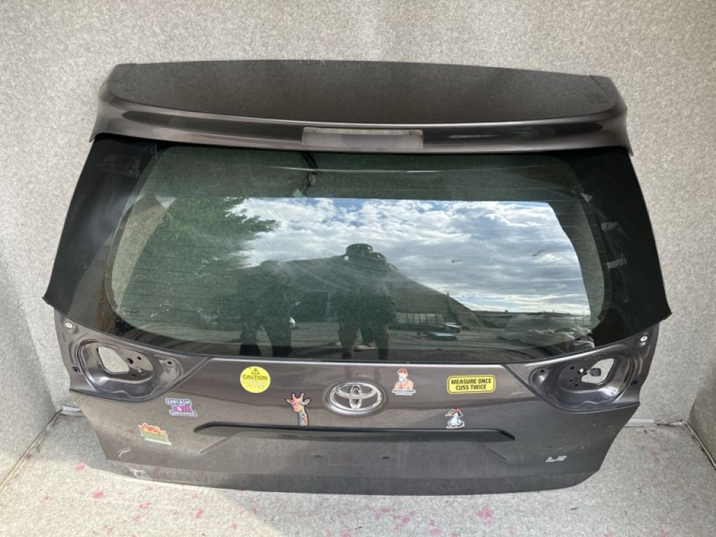 6700508090 | Кришка багажника TOYOTA SIENNA 11-16 - Фото 2