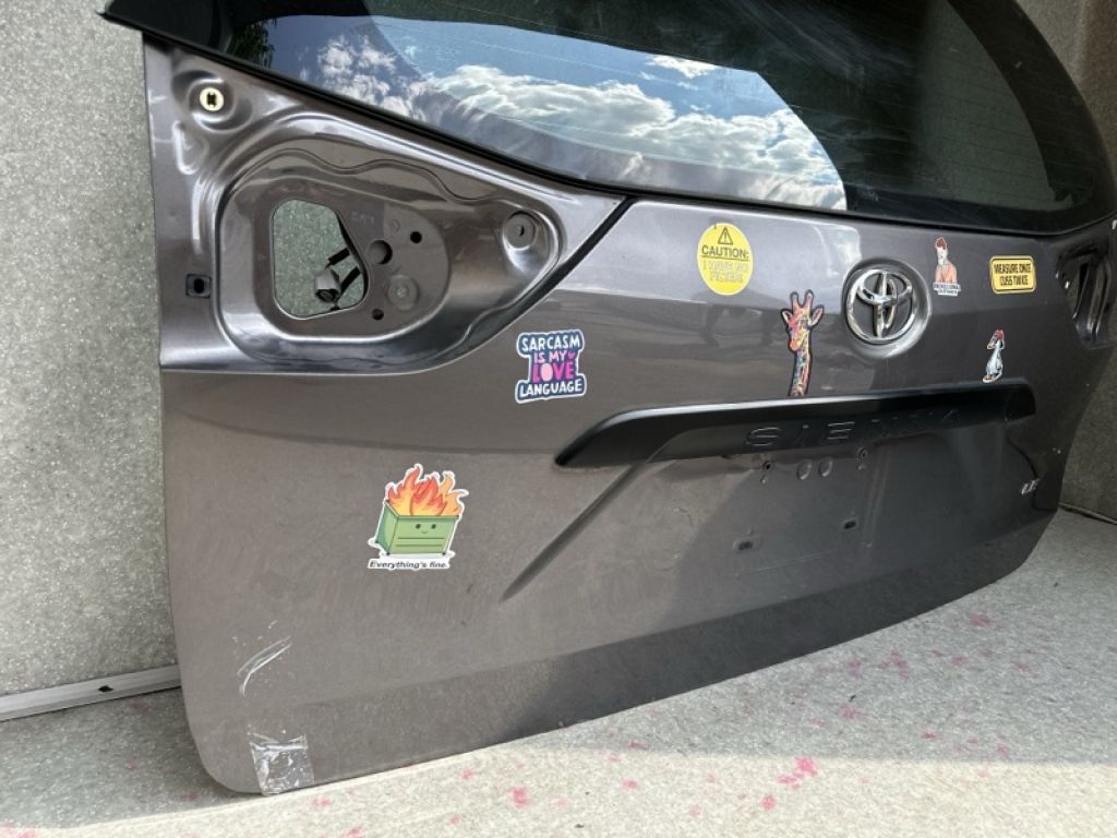 6700508090 | Кришка багажника TOYOTA SIENNA 11-16 - Фото 3