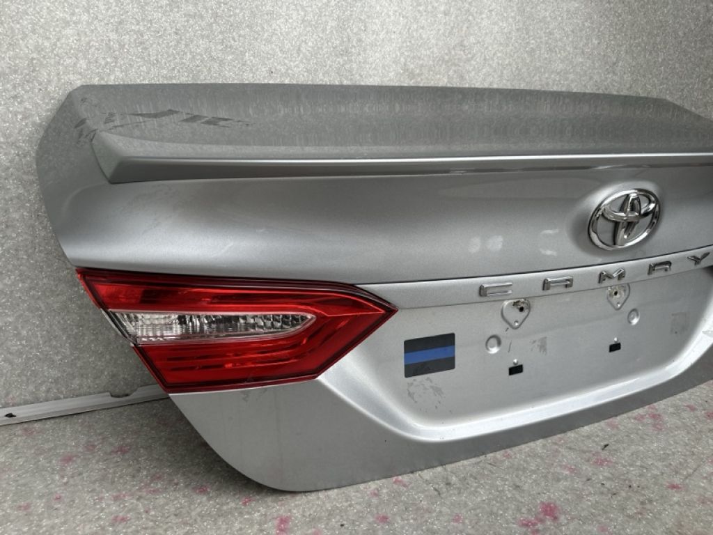 6440106F40 | Кришка багажника TOYOTA CAMRY 70 17- - Фото 3