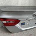 6440106F40 | Кришка багажника TOYOTA CAMRY 70 17- - Прев'ю 3