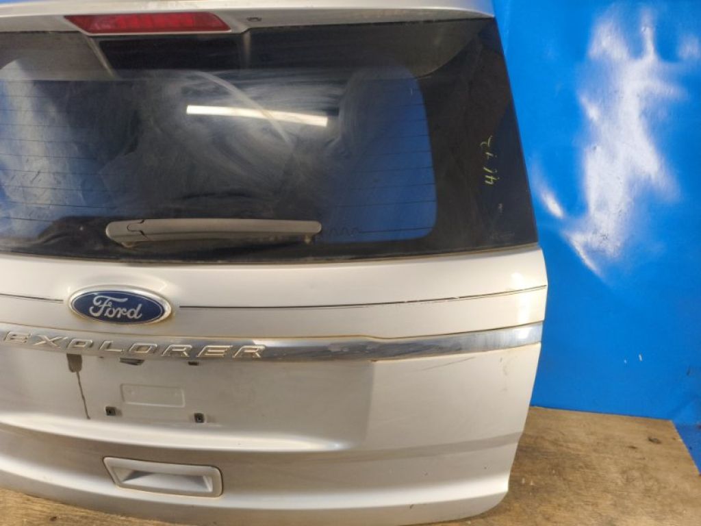 BB5Z-7840010-B | Крышка багажника FORD EXPLORER 10-20 - Фото 2