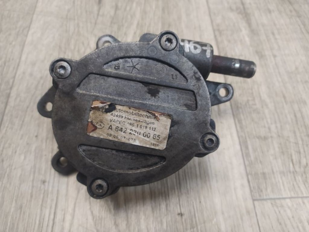 A 642 230 01 65 | Вакуумный насос MERCEDES R-CLASS W251 05-13