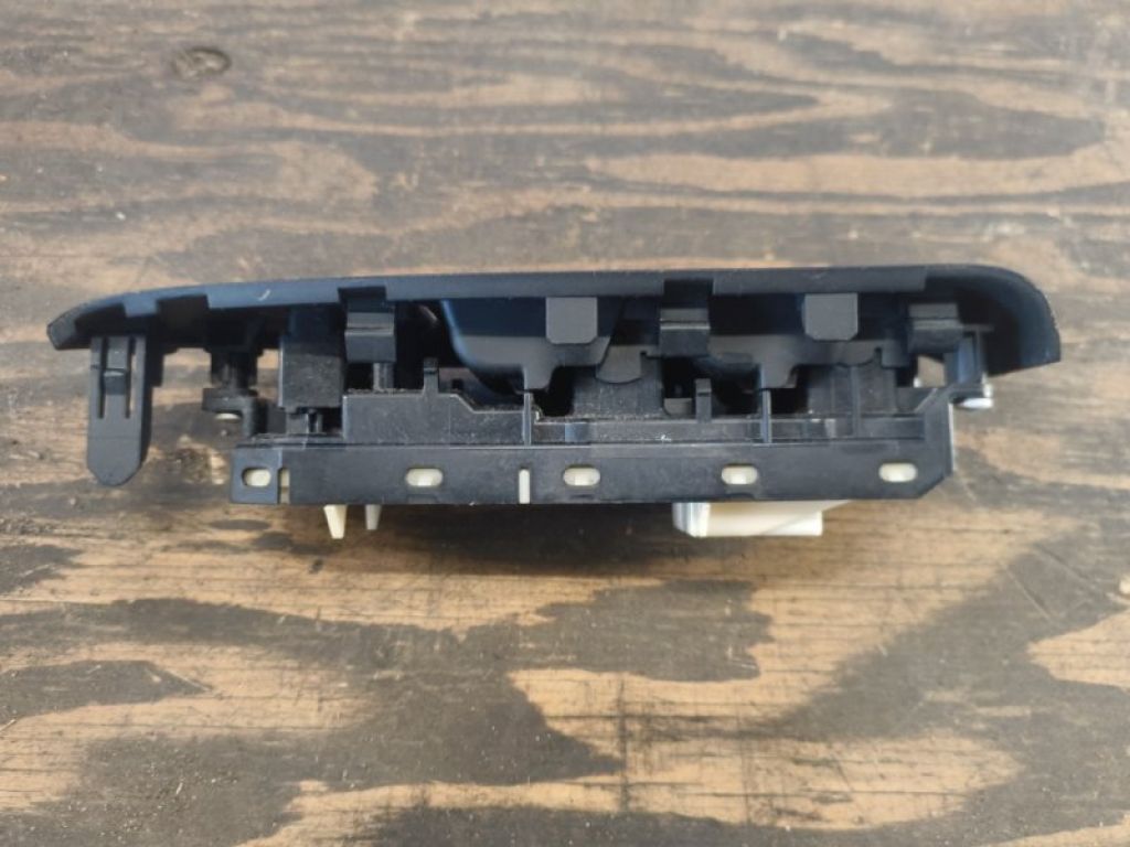 84040-33100 | Блок керування склопідіймачами передній лівий TOYOTA PRIUS - 30 09-17 - Фото 6