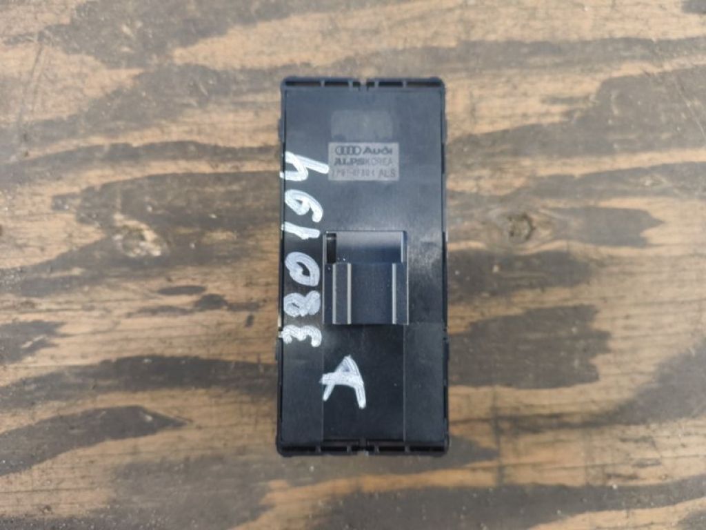 8V0959851 | Блок керування склопідіймачами передній лівий AUDI A3 (8V) 12–17 - Фото 2