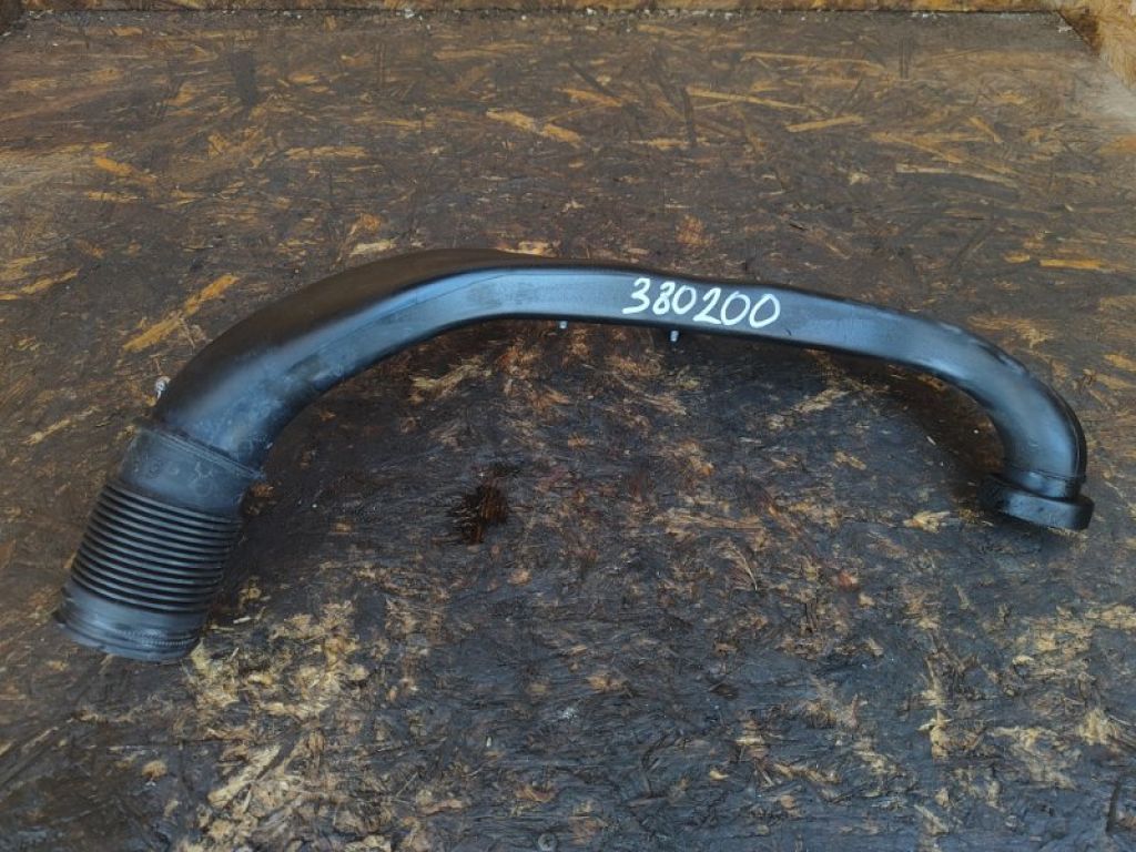 13717600028 | Патрубок впускної системи BMW 3 SERIES (E90-E93) 2005–2014