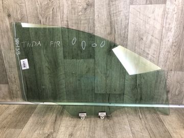 Скло дверей переднє праве NISSAN TIIDA/VERSA C11 04-11