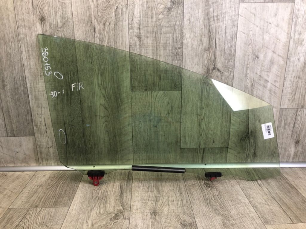 68101-47110 | Скло дверей переднє праве TOYOTA PRIUS PLUS 11-14