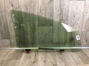 Скло дверей переднє праве TOYOTA PRIUS PLUS 11-14