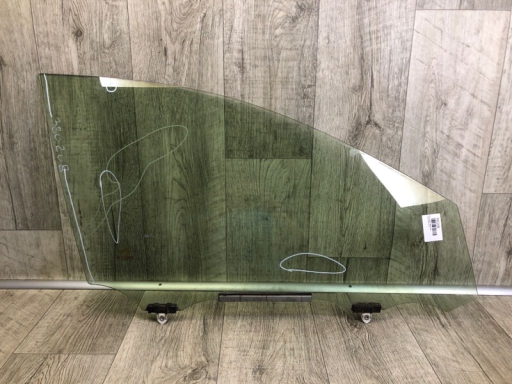 68101-42190 | Скло дверей переднє праве TOYOTA RAV4 13-19