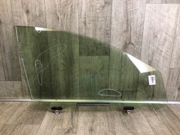 Скло дверей переднє праве TOYOTA RAV4 13-19