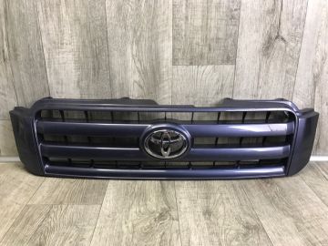 Решітка радіатора TOYOTA HIGHLANDER 01-07