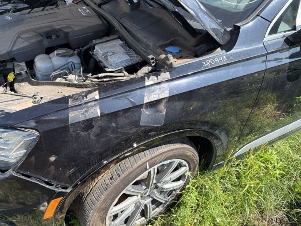 4M0 821 105 D | Крыло переднее левое AUDI Q7 15-19