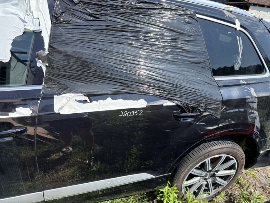 4M0 833 051 E | Дверь задняя левая AUDI Q7 15-19