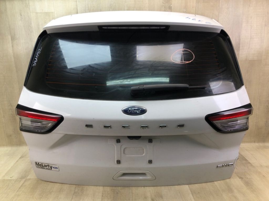 LJ6Z-7840010-A | Кришка багажника FORD ESCAPE 19 -