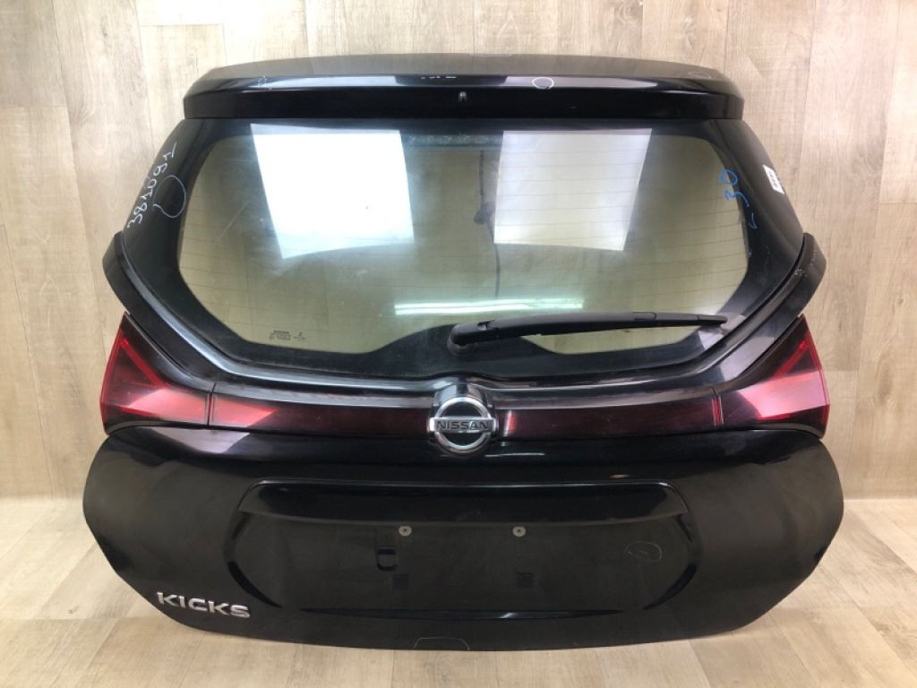 K0100-5R0MB | Кришка багажника NISSAN KICKS 20-