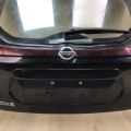 K0100-5R0MB | Кришка багажника NISSAN KICKS 20- - Прев'ю 19