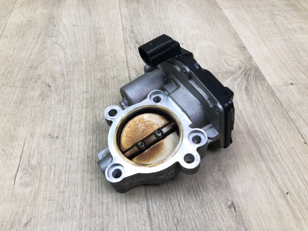 HX7Z-9E926-C | Дроссельная заслонка FORD ESCAPE 19 -