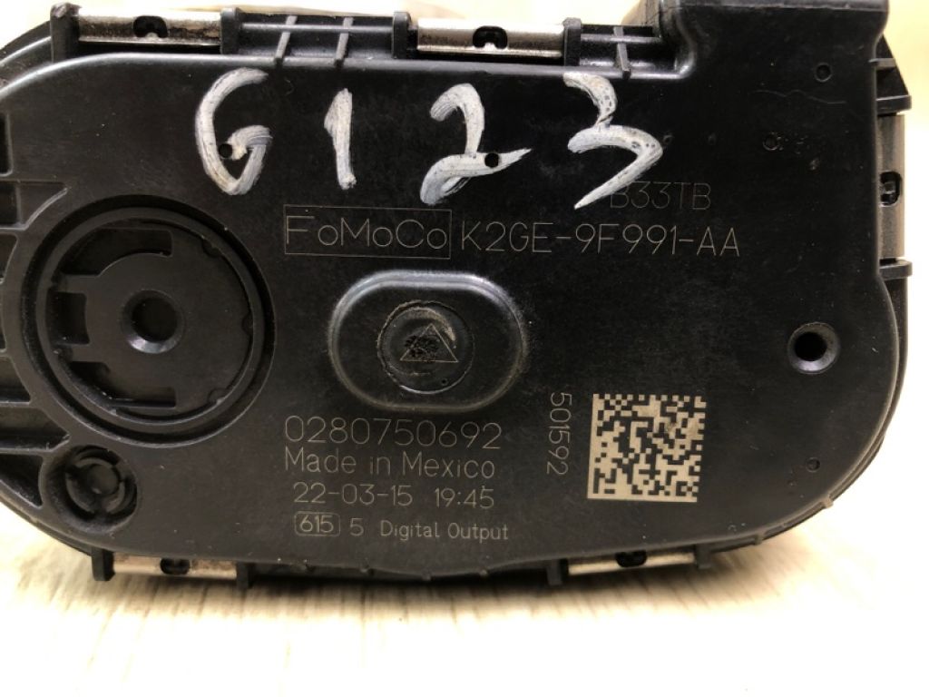 AT4Z-9E926-B | Дросельна заслінка FORD EDGE 15- - Фото 8