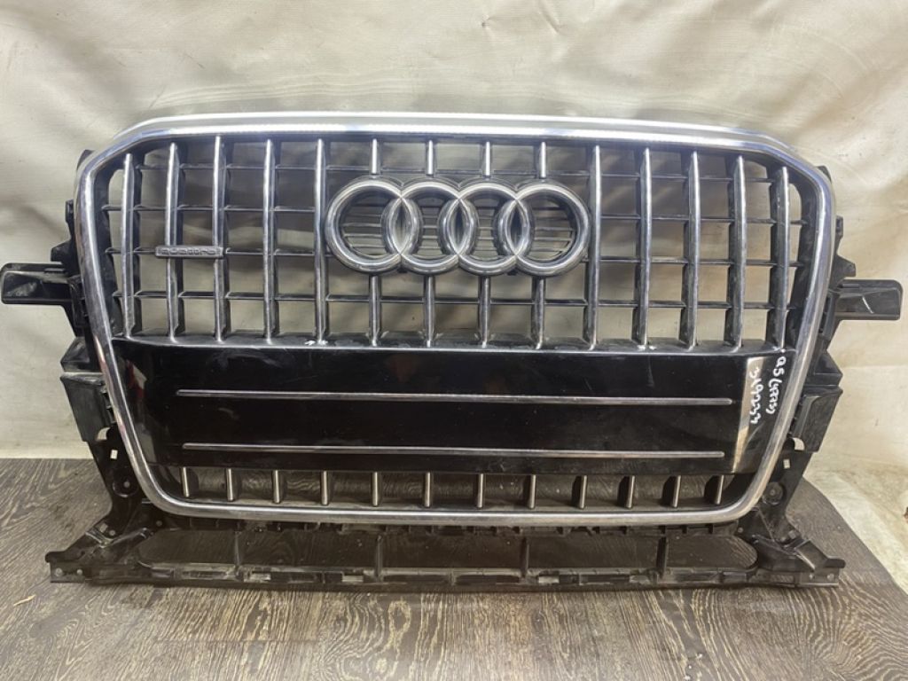 8R0 853 651 AF T94 | Решетка радиатора AUDI Q5 08-16