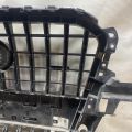 8R0 853 651 AF T94 | Решетка радиатора AUDI Q5 08-16 - Превью 21